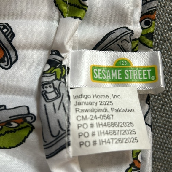 Sesame Street Characters Oscar the Grouch Sheet Set - Twin - Picture 3 of 5